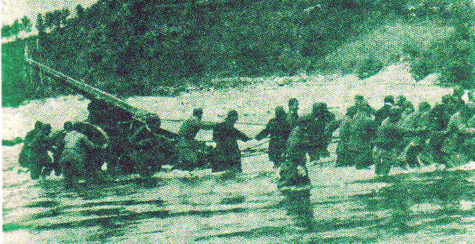 Crnogorci prebacuju teški top preko Lima (1912)